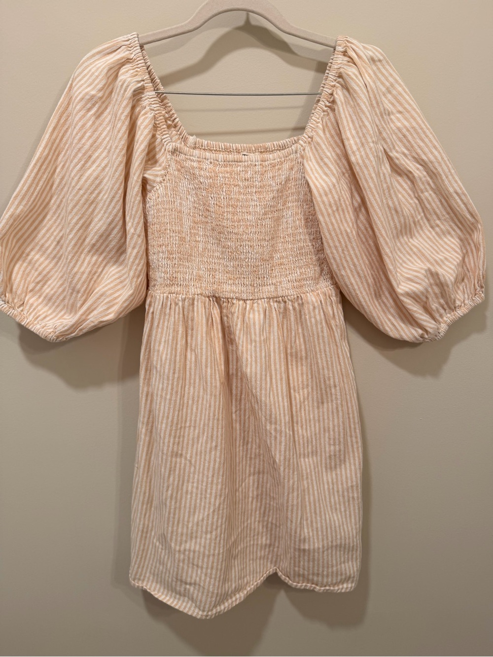 Billabong Cream and Pink Striped Puff-Sleeve Smocked Dress size M